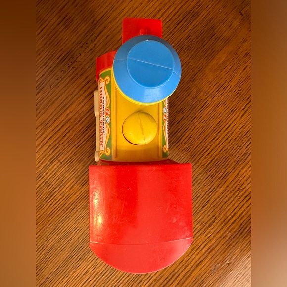 SOLD -   Vintage Fisher Price #991 Little People Circus Train Engine Only - Picture 6 of 12